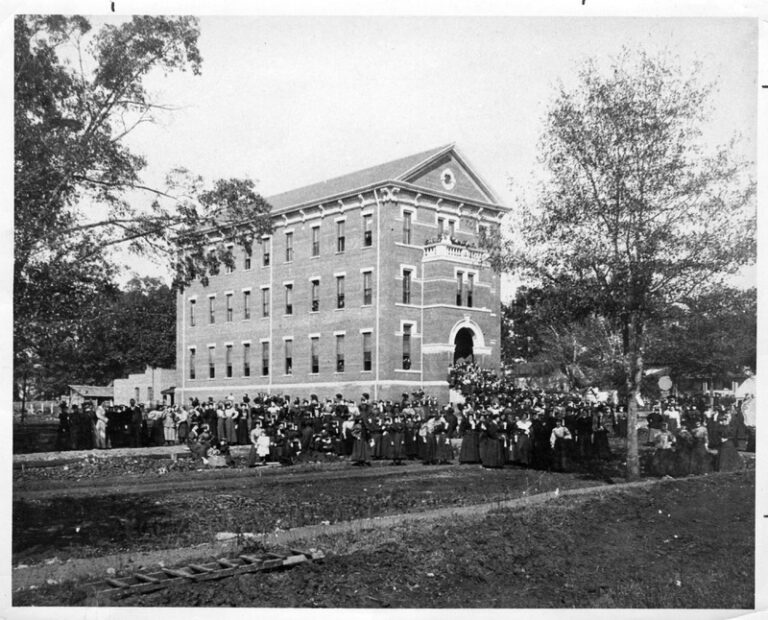 Haunted ADPi House Stories That’ll Have You Spooked! - Alpha Delta Pi